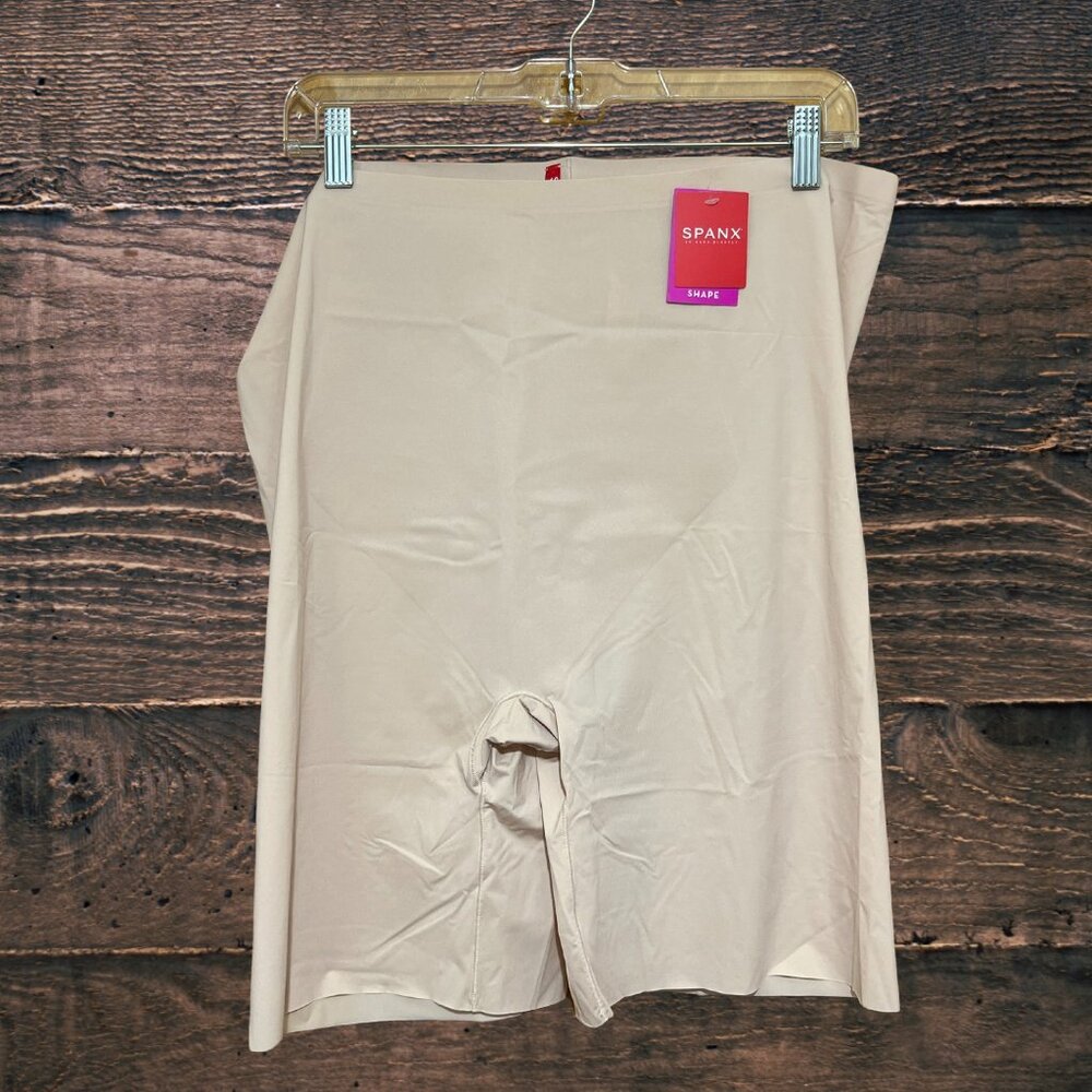 Spanx Thinstincts Mid-Thigh Short